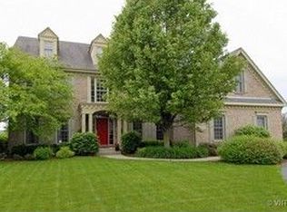 40W019 Robert Lowell Pl, St Charles, IL 60175