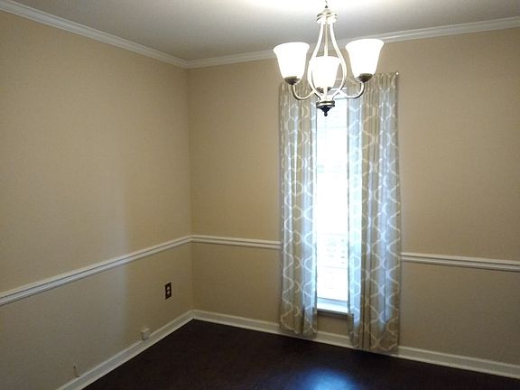 4th image of 113 Maple Creek Dr