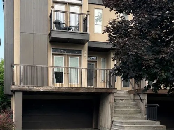 287 Kirchoffer Ave, Ottawa, ON K2A 1Y1