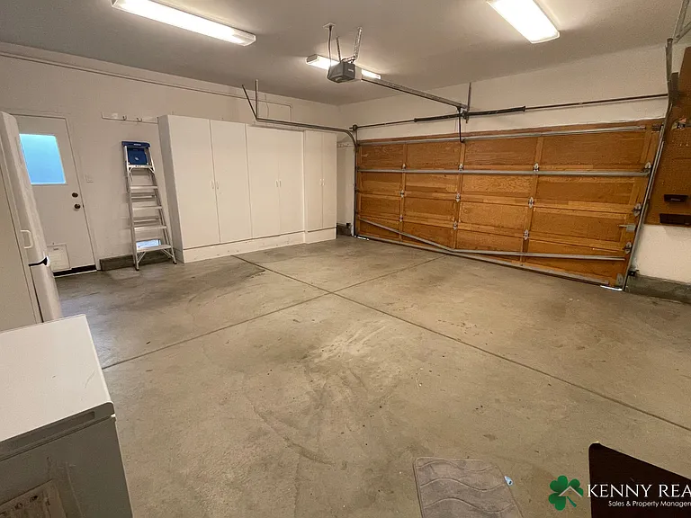 144 Glasgow Ln — Photo 28