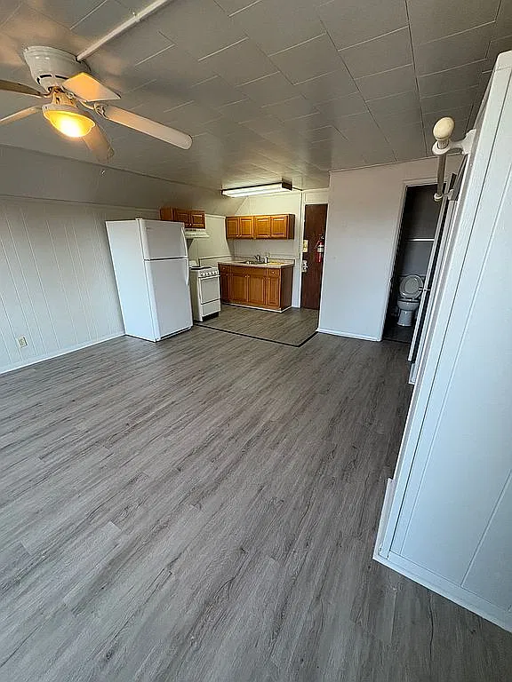 Studio, $850 — Photo 2