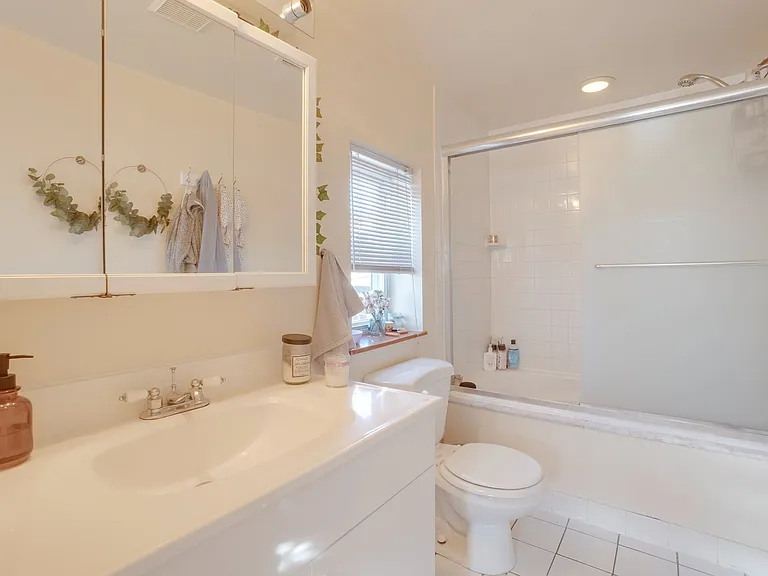2110 Fleet St — Photo 22