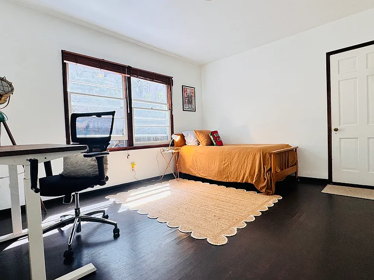 674 E Flower Ave — Photo 8
