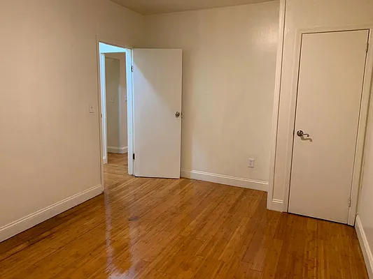 Rented by Premier Metro Realty Corp | media 6