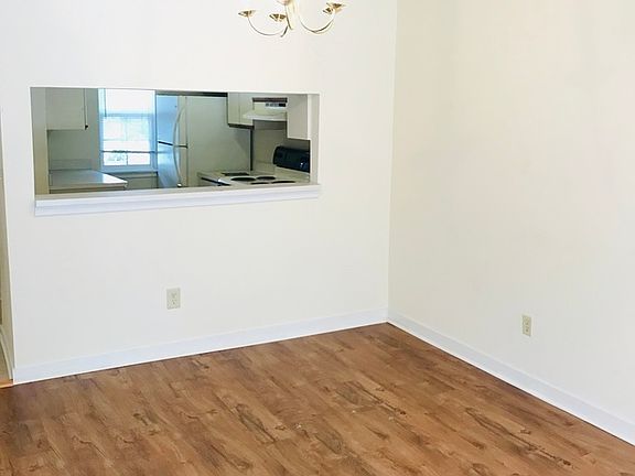 4th image of 262 Stefan Dr APT D