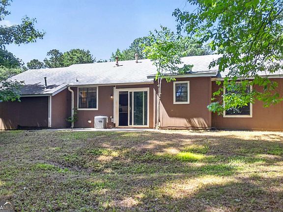 2nd image of 2414 Leslie Brook Dr
