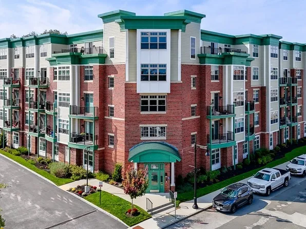 69 Foundry St #416, Wakefield, MA 01880