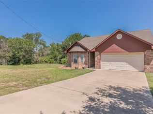 1014 Keechi St, Weatherford, TX 76086