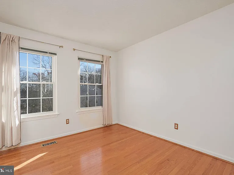 9575 Donnan Castle Ct — Photo 35