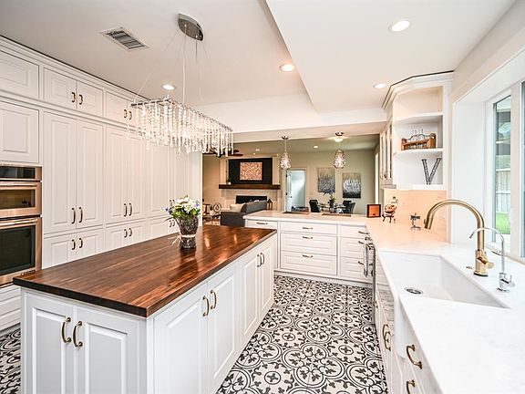 3rd image of 14103 Cindywood Cir