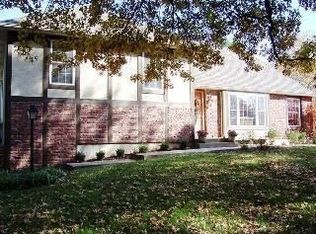 8101 Overbrook Rd, Leawood, KS 66206