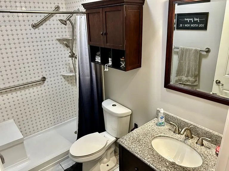 402 Gloucester Ave — Photo 10