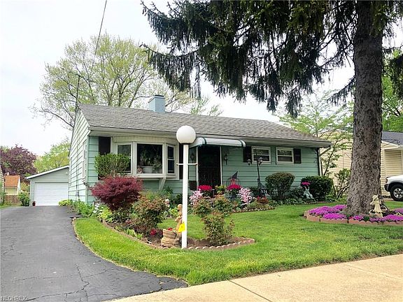 2nd image of 1636 Claudia Ave