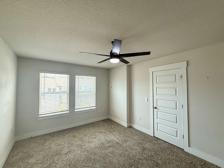 9502 Nature Creek Cir — Photo 7