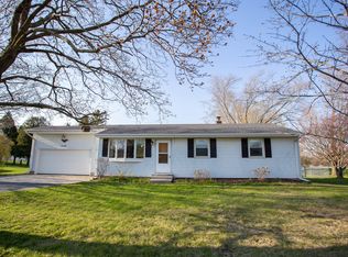 1320 E Rusco Dr, West Bend, WI 53095