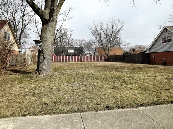 245 Frederick Dr, Chicago Heights, IL 60411