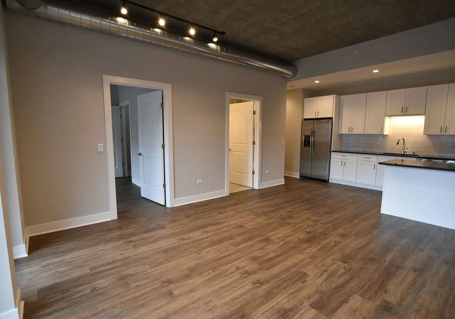 1 bed, 1.0 bath, 828 sqft, $3,100 — Photo 1