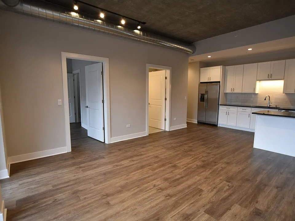 3817-45 N Broadway St #3833-315