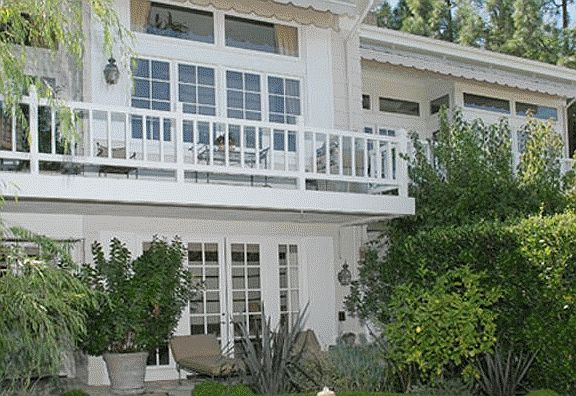 Back exterior/ courtyard