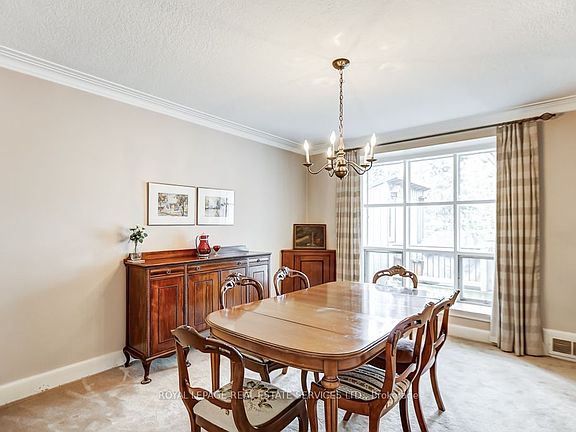 4th image of 19 Hilldowntree Rd