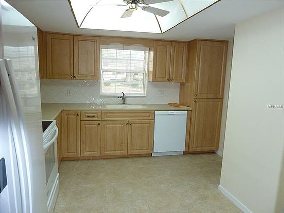 3rd image of 1662 Lake Ave Unit 1