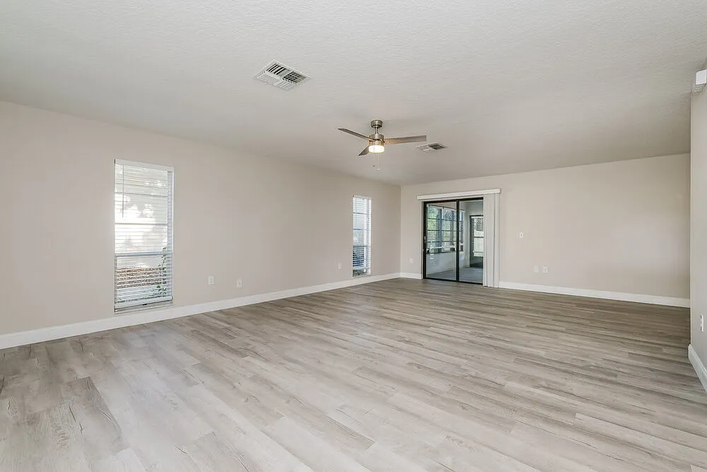 3 bed, 2.0 bath, 1786 sqft, $1,990 — Photo 3