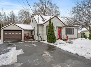 150 Sunset Rd, Amsterdam, NY 12010