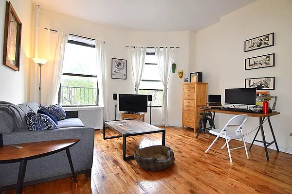 Rented by Manhattan Spaces | media 6