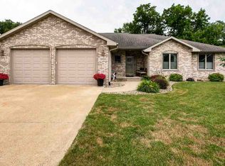 6324 Saulk Trl, Dubuque, IA 52002