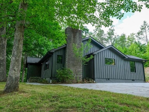 2nd image of 306 Glades Rd