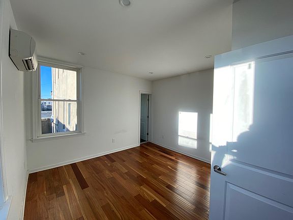 5th image of 2442 Cedar St APT 2F