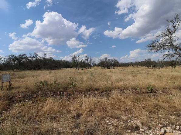 501 Nott Branch Rd, Harper, TX 78631