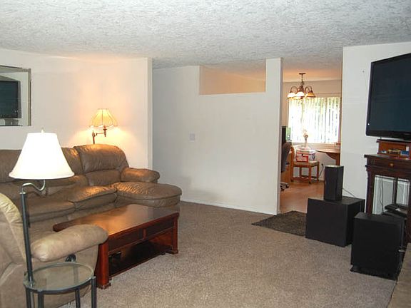 4th image of 10311 NE 43rd Ave