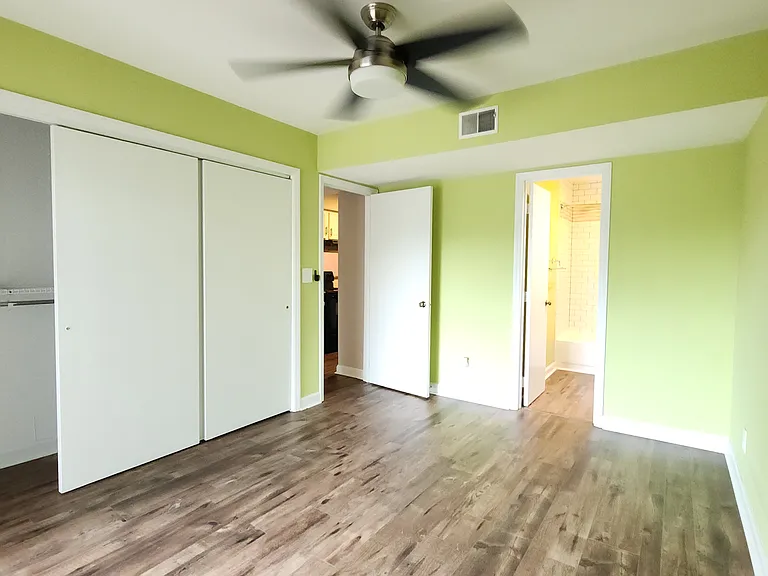 1600 Sharon Rd W #10 — Photo 10