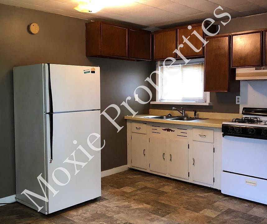 2nd image of 521 S Washington St APT 1