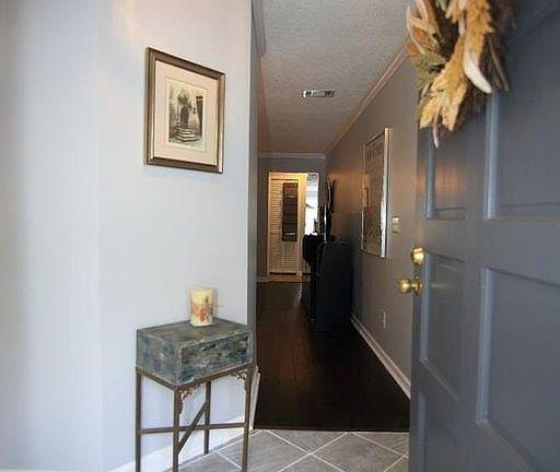 5th image of 27 Brittany Way NE
