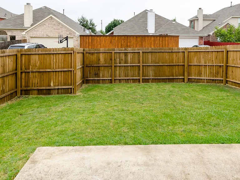 409 Knoll Park Ct — Photo 22