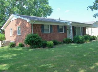 708 8th St, Lawrenceburg, TN 38464