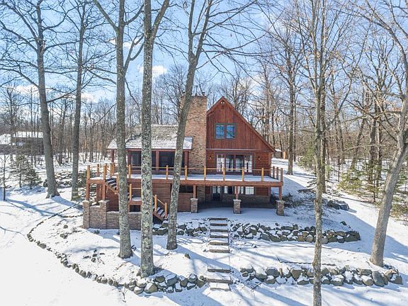 2nd image of 1736 Woods Ct