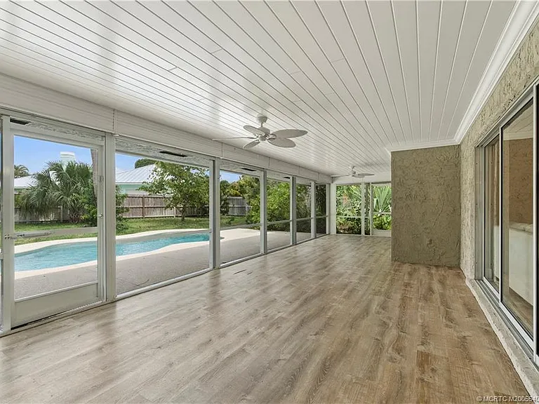 53 N Sewalls Point Rd — Photo 38