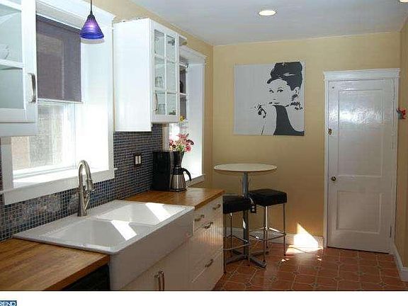 4th image of 303 Eldon Ave