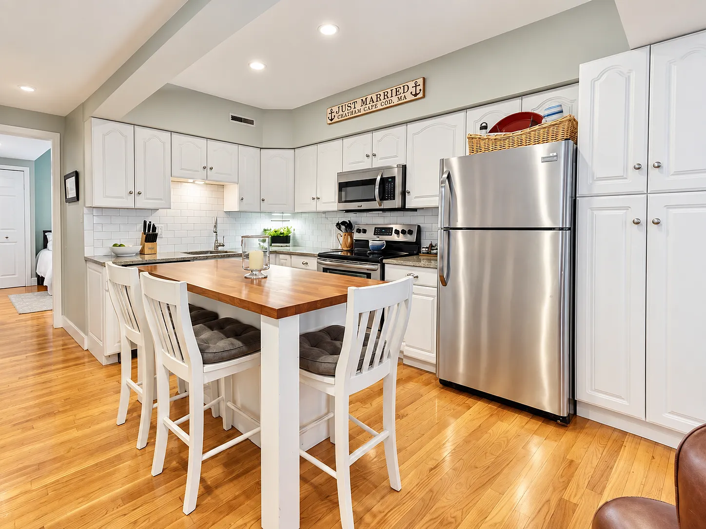 1 bed, 1.0 bath, 718 sqft, $2,495 — Photo 3