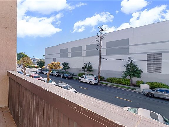5th image of 719 N Eucalyptus Ave APT 18A