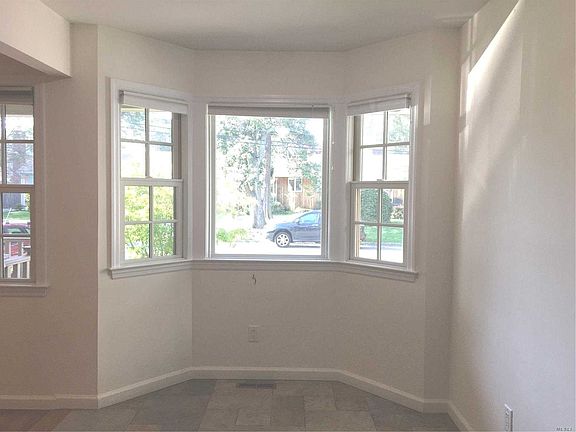 5th image of 40 Corchaug Ave