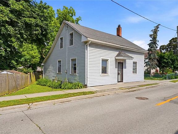 3rd image of 788 Laurel St