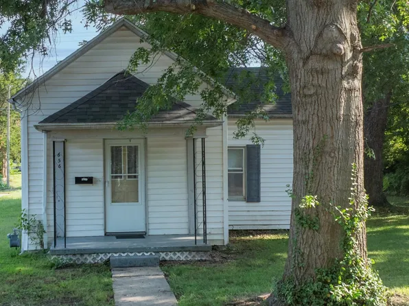 656 E 12th St, Sedalia, MO 65301