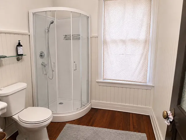42 Gates Ave — Photo 4