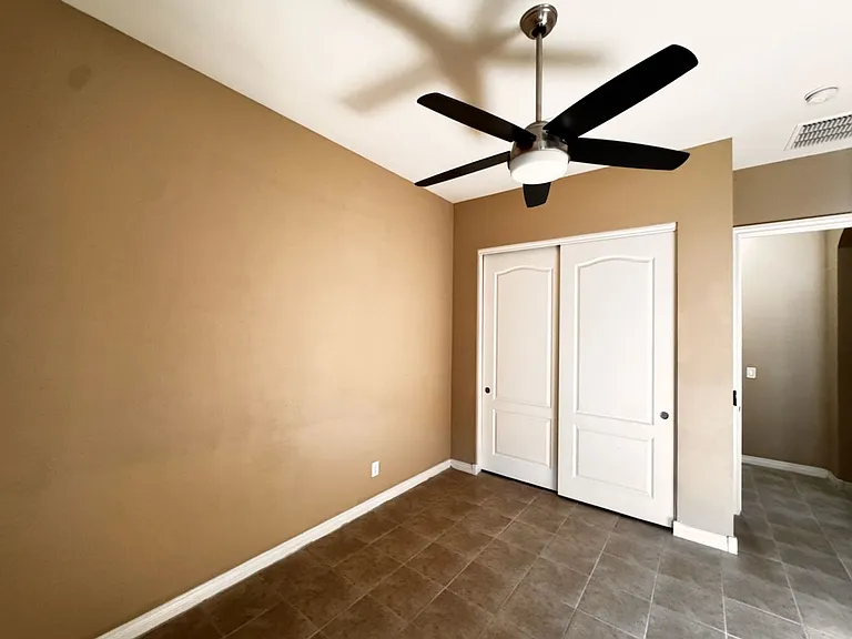 268 E Powell Way — Photo 42