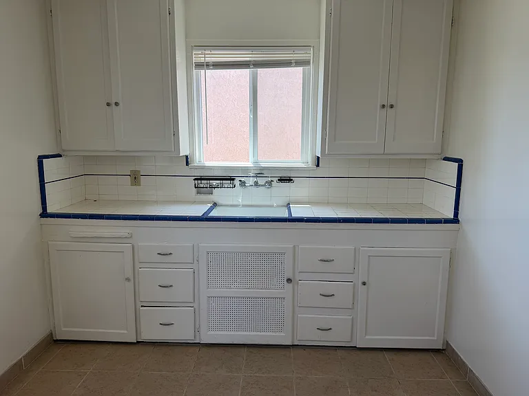 3476 Flower St #C — Photo 8