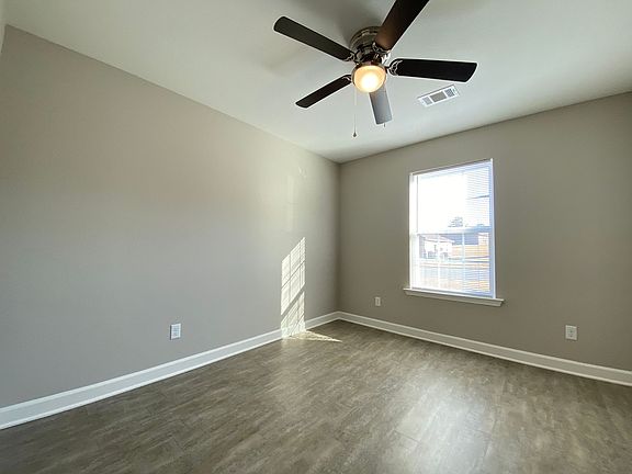 3rd image of 105 Sparrow Rd